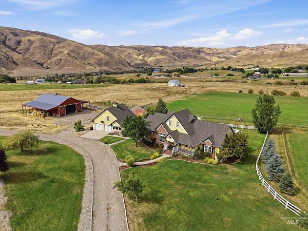 10.2 Acres of Land with Home for Sale in Horseshoe Bend, Idaho