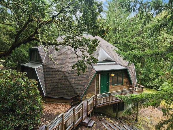 2.25 Acres of Land with Home for Sale in Corvallis, Oregon