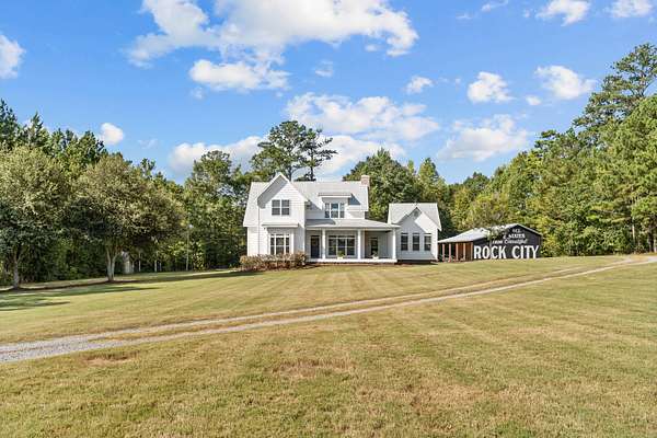 9 Acres of Land with Home for Sale in Waverly, Alabama