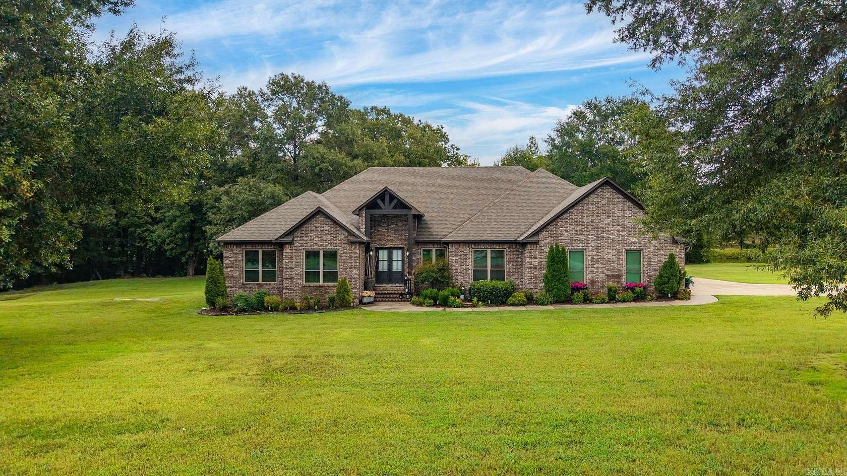4.62 Acres of Land with Home for Sale in Greenbrier, Arkansas