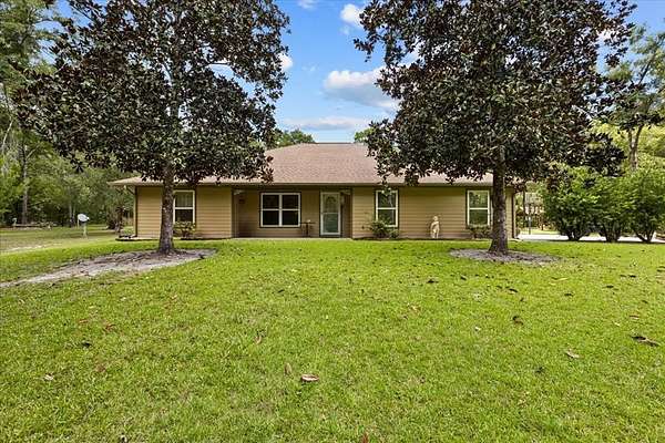 9.39 Acres of Land with Home for Sale in Bell, Florida