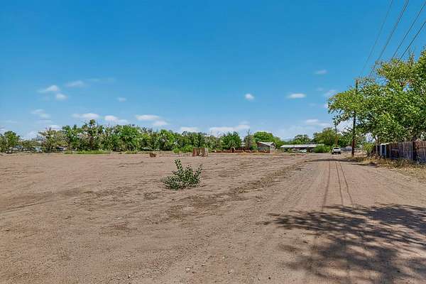 1.15 Acres of Mixed-Use Land for Sale in Los Lunas, New Mexico