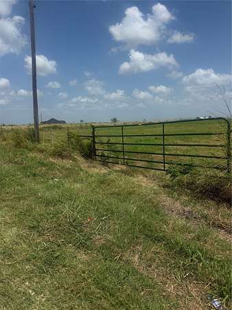4 Acres of Residential Land for Sale in Corsicana, Texas