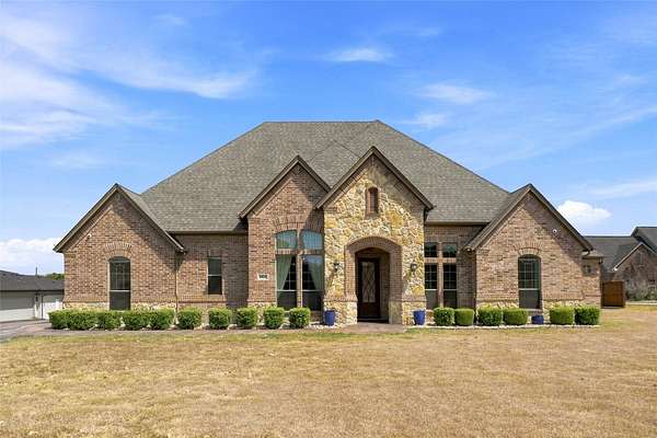 2 Acres of Land with Home for Sale in Oak Leaf, Texas