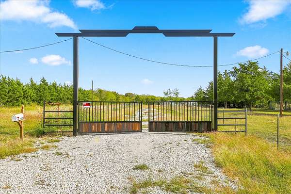 19.6 Acres of Recreational & Residential Land for Sale in Leonard, Texas