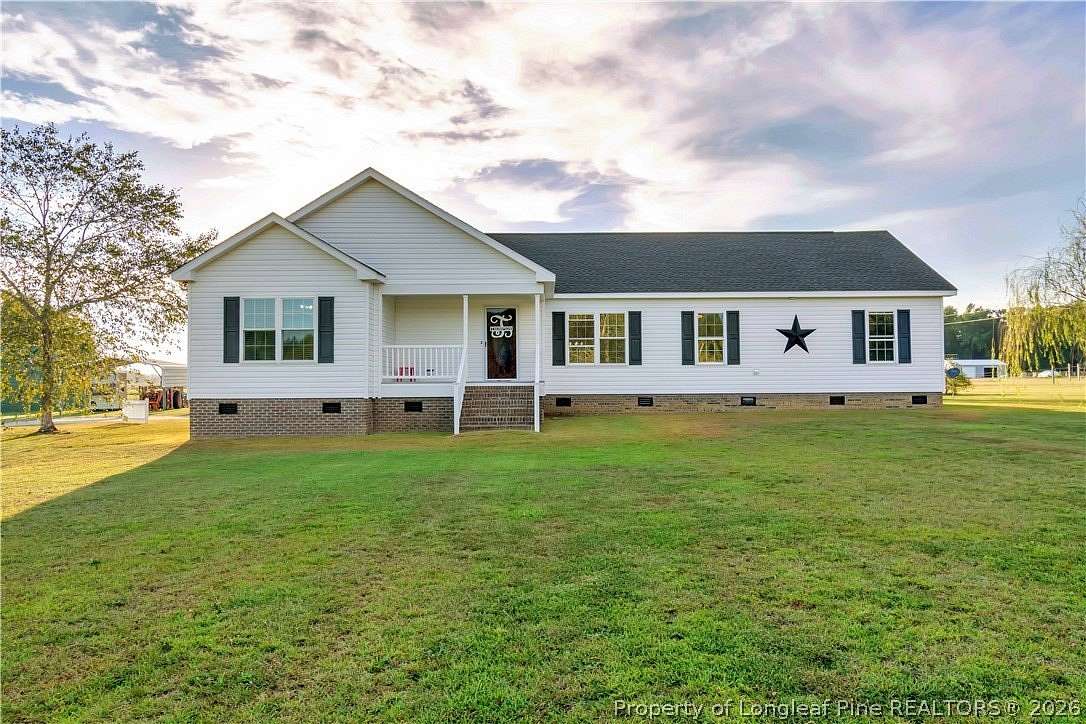 15 Acres of Recreational Land with Home for Sale in Lumberton, North Carolina