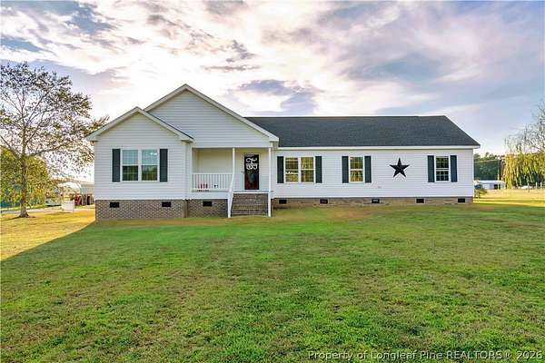 15 Acres of Recreational Land with Home for Sale in Lumberton, North Carolina