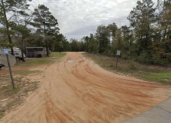 0.64 Acres of Residential Land for Sale in DeFuniak Springs, Florida