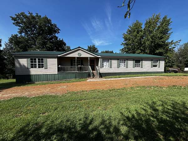 6 Acres of Land with Home for Sale in Wickliffe, Kentucky