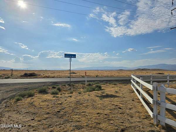 2.28 Acres of Residential Land for Sale in Antelope Acres, California