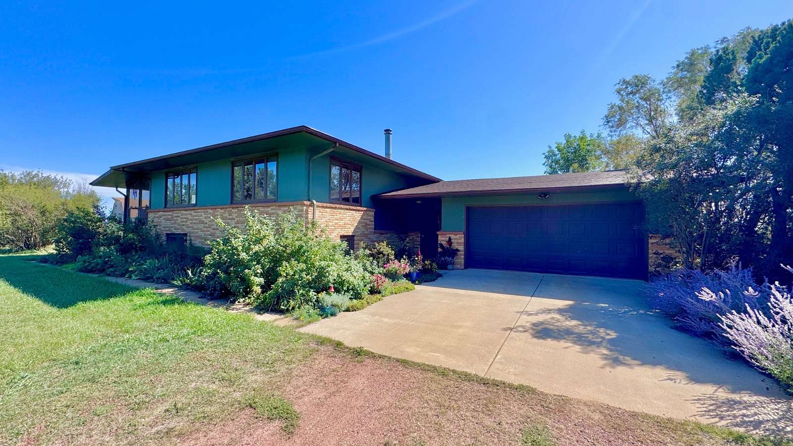 12 Acres of Land with Home for Sale in Mott, North Dakota