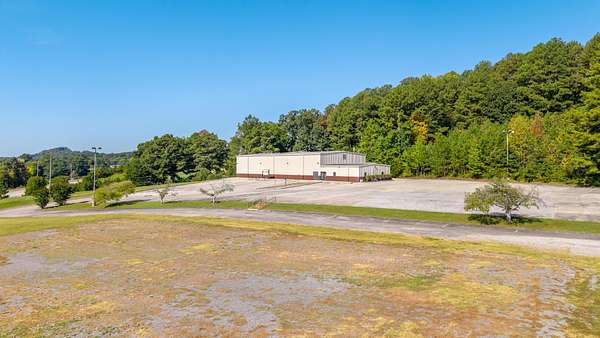 7.3 Acres of Improved Commercial Land for Sale in Cleveland, Tennessee
