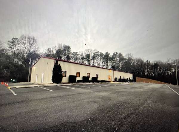 6.18 Acres of Improved Commercial Land for Sale in Athens, Tennessee