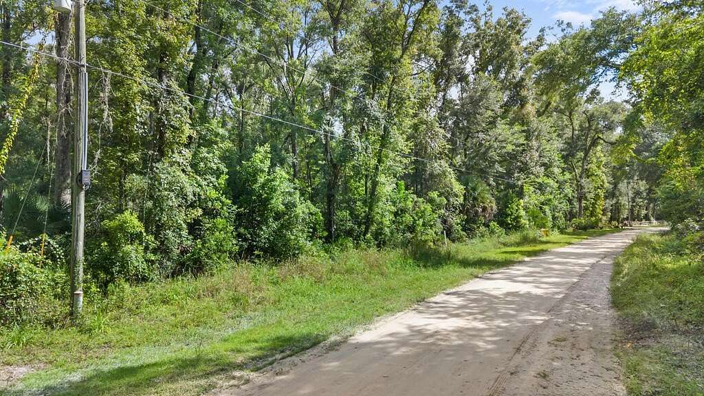 2.5 Acres of Residential Land for Sale in Old Town, Florida