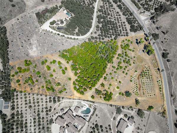 5.22 Acres of Land for Sale in Temecula, California