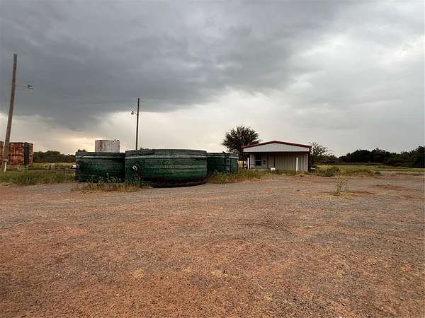 40 Acres of Land for Sale in Erick, Oklahoma