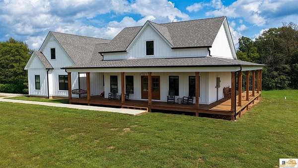 3.24 Acres of Land with Home for Sale in Hardyville, Kentucky