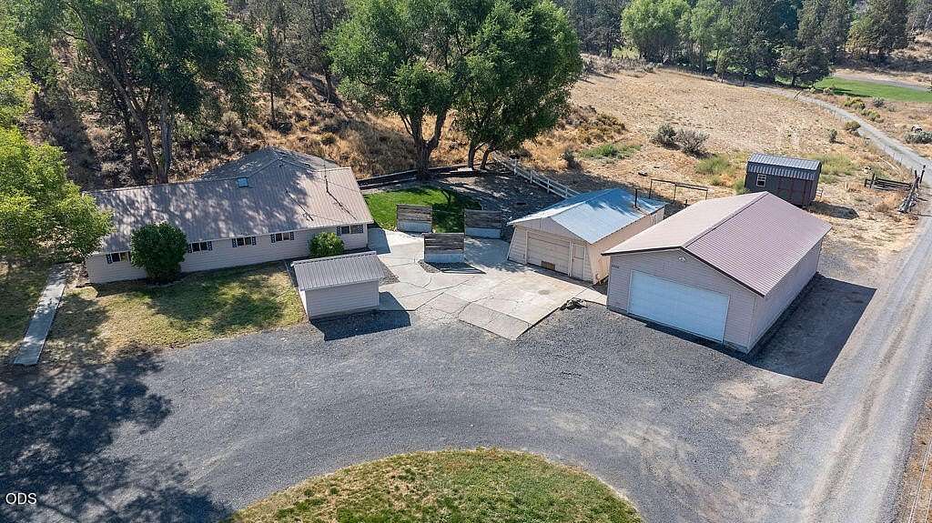 6.45 Acres of Land with Home for Sale in Prineville, Oregon