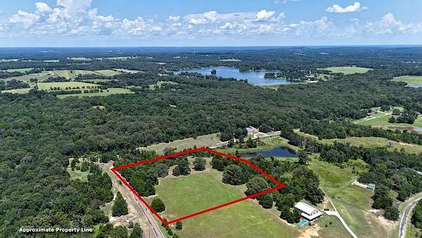 8 Acres of Residential Land for Sale in Murchison, Texas