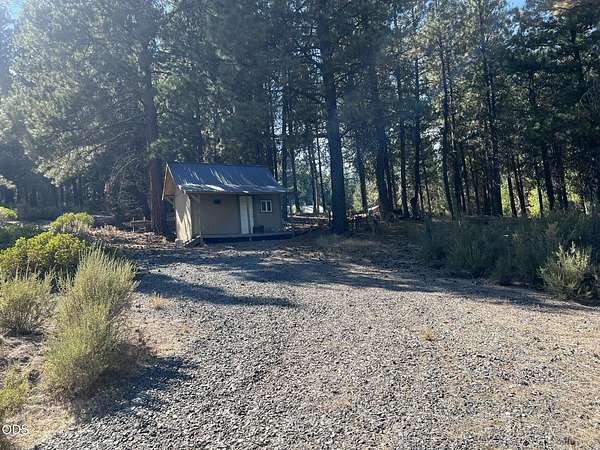 0.98 Acres of Residential Land for Sale in Chiloquin, Oregon