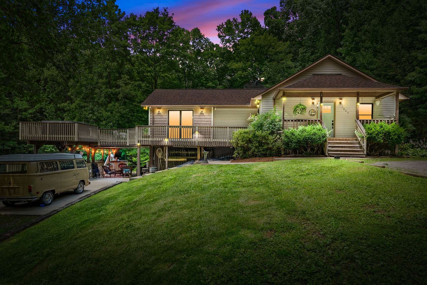 5 Acres of Land with Home for Sale in Clarksville, Tennessee