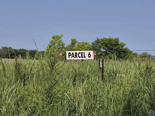 25 Acres of Land for Sale in Topeka, Kansas