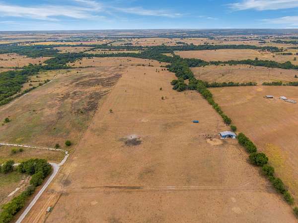 27 Acres of Land for Sale in Bynum, Texas