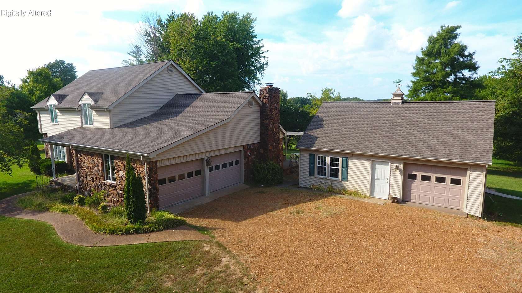 4.45 Acres of Land with Home for Auction in Paducah, Kentucky