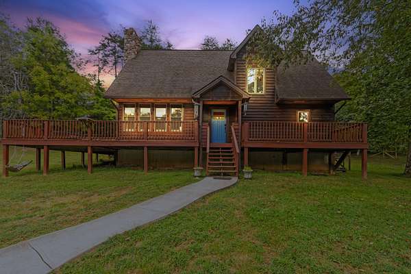 8.29 Acres of Land with Home for Sale in Somerset, Kentucky