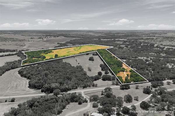 100 Acres of Improved Land for Sale in Hubbard, Texas