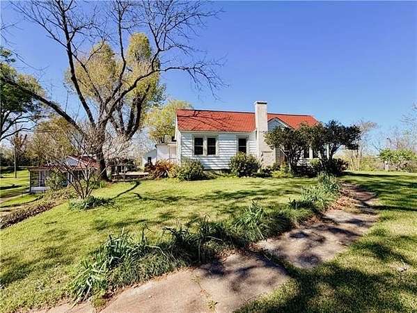 6.2 Acres of Land with Home for Sale in Natchez, Mississippi