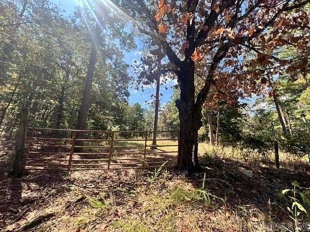 32 Acres of Recreational & Residential Land for Sale in Cave City, Arkansas