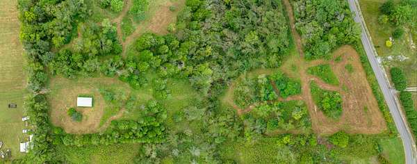 5 Acres of Residential Land for Sale in Portland, Tennessee