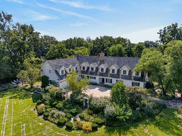 2.82 Acres of Land with Home for Sale in Inverness, Illinois