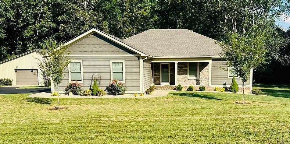 2 Acres of Land with Home for Sale in Bowling Green, Kentucky