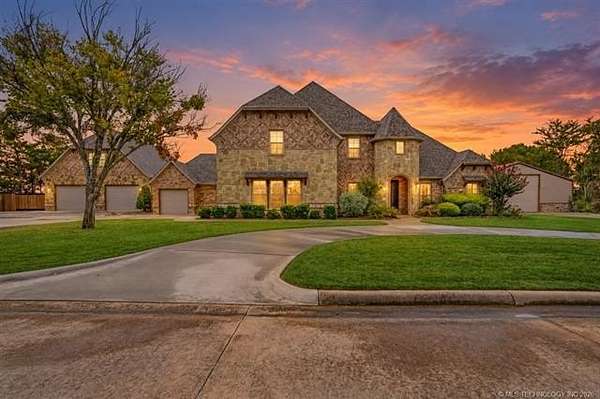 1.52 Acres of Land with Home for Sale in Durant, Oklahoma