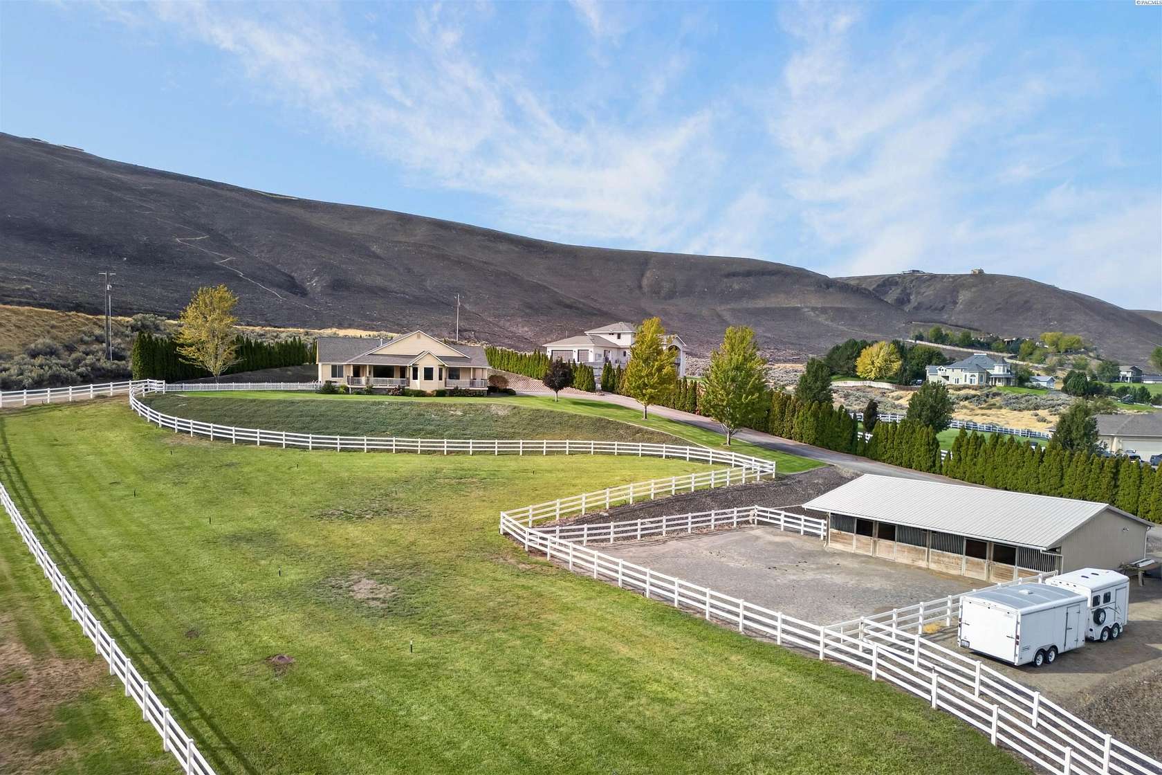 3 Acres of Land with Home for Sale in Kennewick, Washington