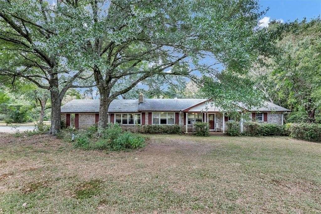 16.8 Acres of Land with Home for Sale in Jackson, Georgia