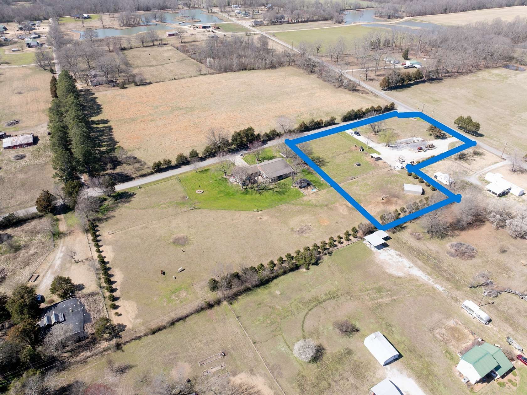 2.6 Acres of Mixed-Use Land for Sale in New Johnsonville, Tennessee