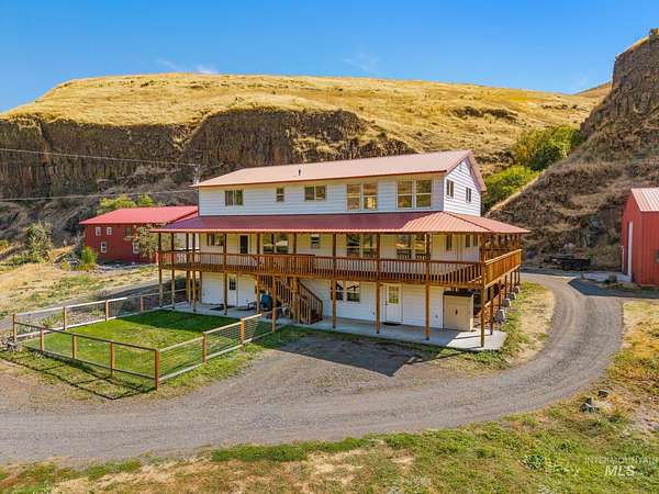 12.1 Acres of Land with Home for Sale in Asotin, Washington