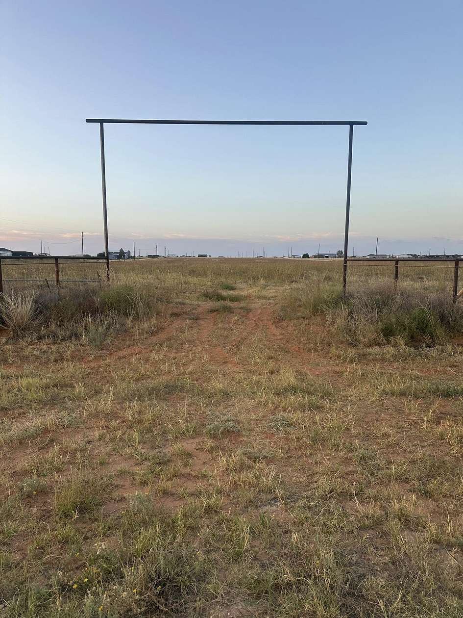 10.1 Acres of Land for Sale in Seminole, Texas