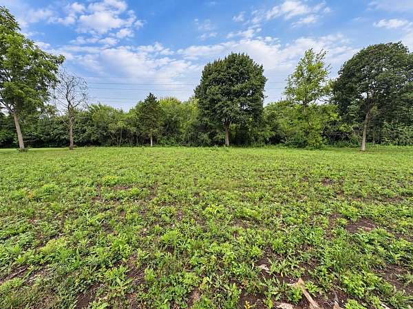 1 Acre of Residential Land for Sale in Hawthorn Woods, Illinois