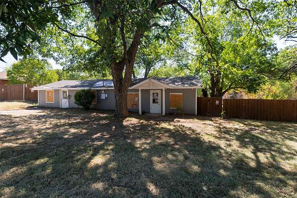 2.62 Acres of Land with Home for Sale in Dallas, Texas