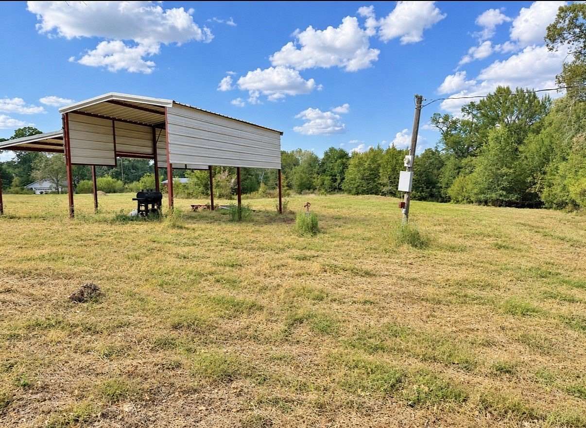 3.9 Acres of Residential Land for Sale in Powderly, Texas