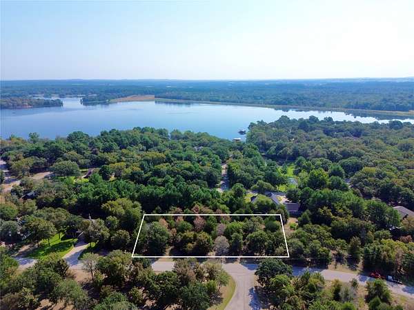 0.84 Acres of Residential Land for Sale in Athens, Texas