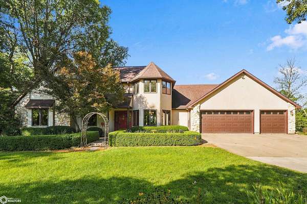 2.24 Acres of Land with Home for Sale in Marshalltown, Iowa