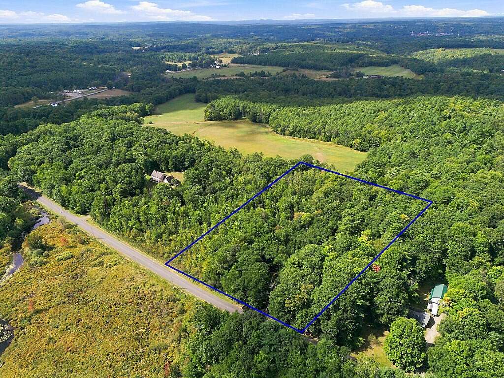 5.69 Acres of Residential Land for Sale in Pittston, Maine