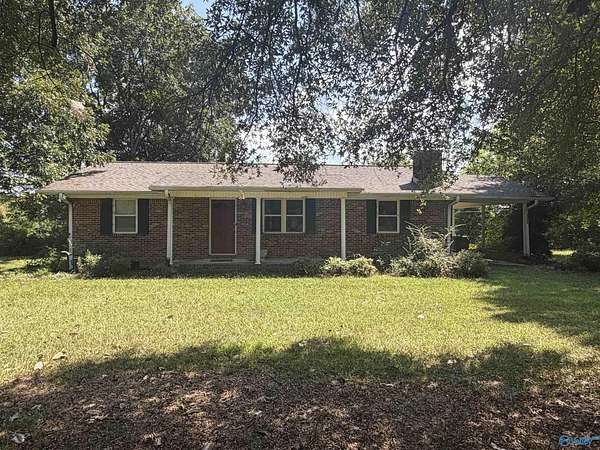1.5 Acres of Land with Home for Lease in Eva, Alabama