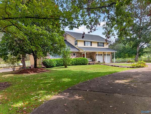 17 Acres of Land with Home for Sale in Ragland, Alabama
