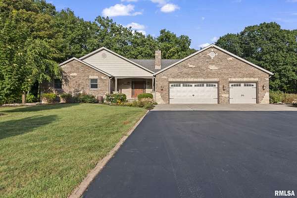 15 Acres of Land with Home for Sale in Springfield, Illinois